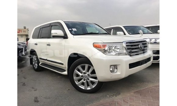 Buy Import Toyota Land Cruiser White Car in Import - Dubai in Akmecet Buy Import Toyota Land Cruiser White Car in Import - Dubai in Akmecet