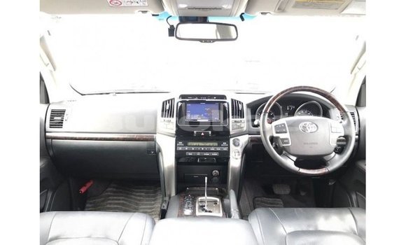 Buy Import Toyota Land Cruiser White Car in Import - Dubai in Akmecet Buy Import Toyota Land Cruiser White Car in Import - Dubai in Akmecet