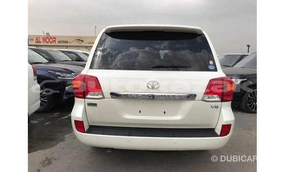 Buy Import Toyota Land Cruiser White Car in Import - Dubai in Akmecet Buy Import Toyota Land Cruiser White Car in Import - Dubai in Akmecet