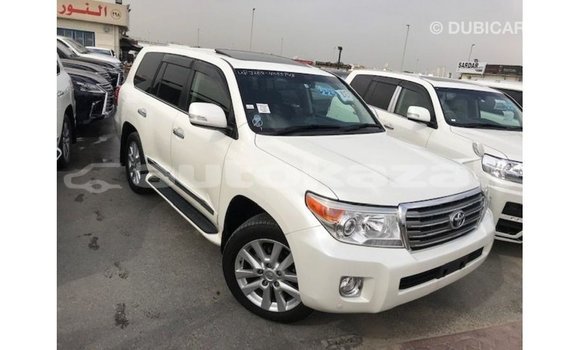 Buy Import Toyota Land Cruiser White Car in Import - Dubai in Akmecet Buy Import Toyota Land Cruiser White Car in Import - Dubai in Akmecet