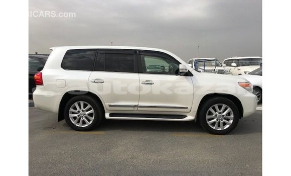 Buy Import Toyota Land Cruiser White Car in Import - Dubai in Akmecet Buy Import Toyota Land Cruiser White Car in Import - Dubai in Akmecet