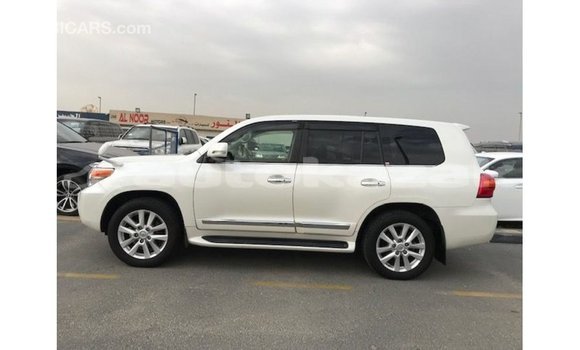 Buy Import Toyota Land Cruiser White Car in Import - Dubai in Akmecet Buy Import Toyota Land Cruiser White Car in Import - Dubai in Akmecet