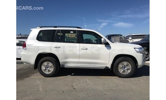 Buy Import Toyota Land Cruiser White Car in Import - Dubai in Akmecet Buy Import Toyota Land Cruiser White Car in Import - Dubai in Akmecet