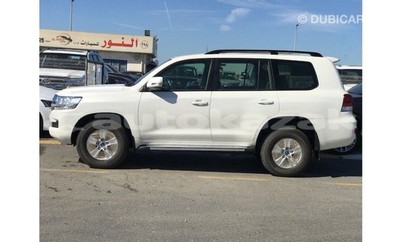 Buy Import Toyota Land Cruiser White Car in Import - Dubai in Akmecet Buy Import Toyota Land Cruiser White Car in Import - Dubai in Akmecet