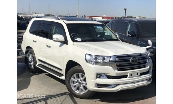 Buy Import Toyota Land Cruiser White Car in Import - Dubai in Akmecet Buy Import Toyota Land Cruiser White Car in Import - Dubai in Akmecet