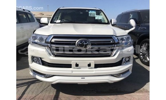 Buy Import Toyota Land Cruiser White Car in Import - Dubai in Akmecet Buy Import Toyota Land Cruiser White Car in Import - Dubai in Akmecet