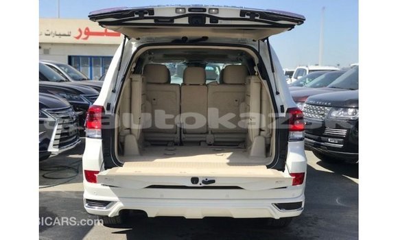 Buy Import Toyota Land Cruiser White Car in Import - Dubai in Akmecet Buy Import Toyota Land Cruiser White Car in Import - Dubai in Akmecet