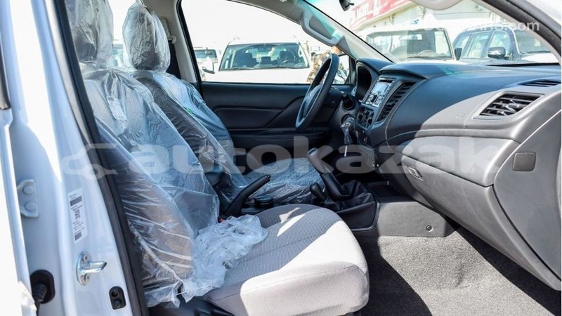 Big with watermark mitsubishi l200 akmecet import dubai 2619