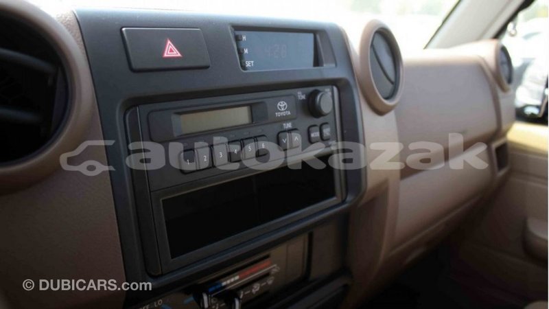 Big with watermark toyota land cruiser akmecet import dubai 2620