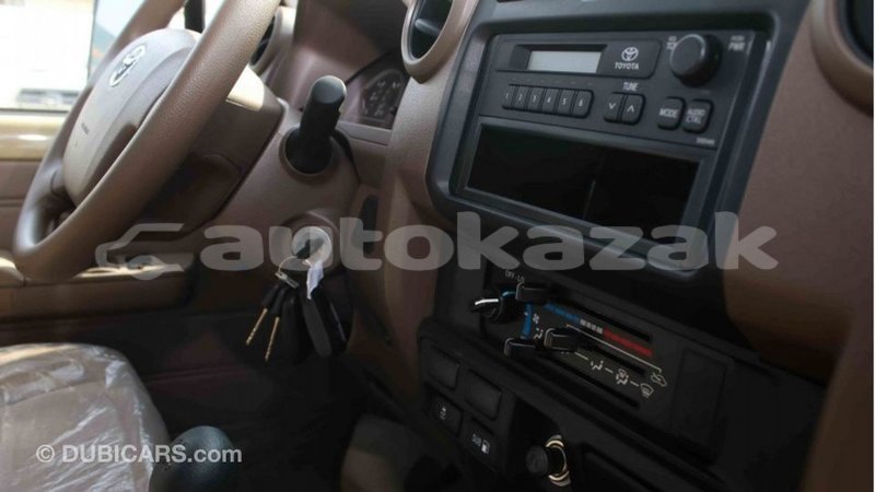 Big with watermark toyota land cruiser akmecet import dubai 2620