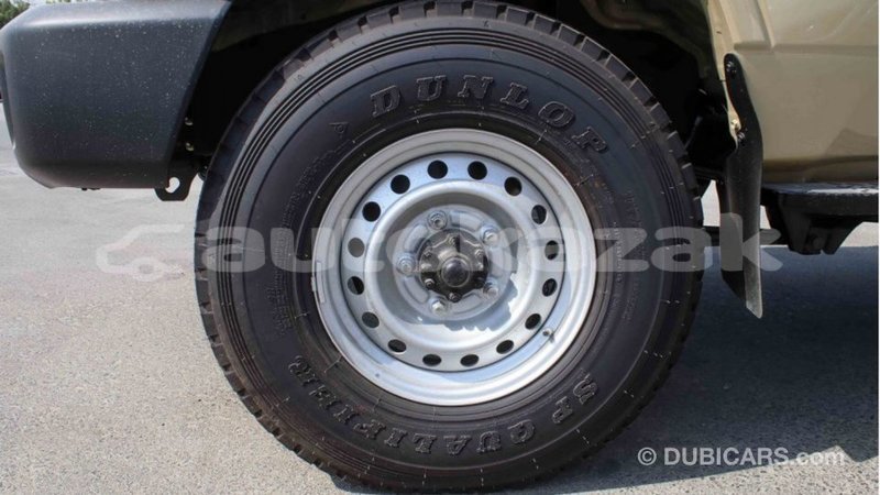 Big with watermark toyota land cruiser akmecet import dubai 2620