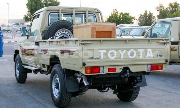 Buy Import Toyota Land Cruiser Beige Car in Import - Dubai in Akmecet Buy Import Toyota Land Cruiser Beige Car in Import - Dubai in Akmecet