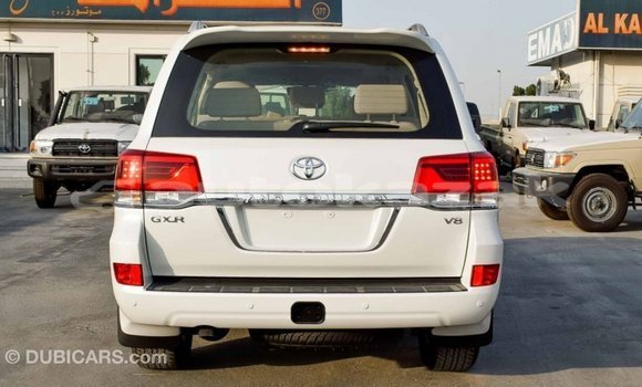 Buy Import Toyota Land Cruiser White Car in Import - Dubai in Akmecet Buy Import Toyota Land Cruiser White Car in Import - Dubai in Akmecet