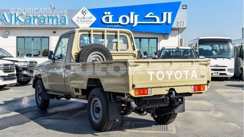 Big with watermark toyota land cruiser akmecet import dubai 2630
