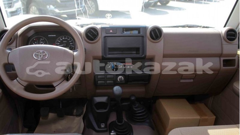 Big with watermark toyota land cruiser akmecet import dubai 2631