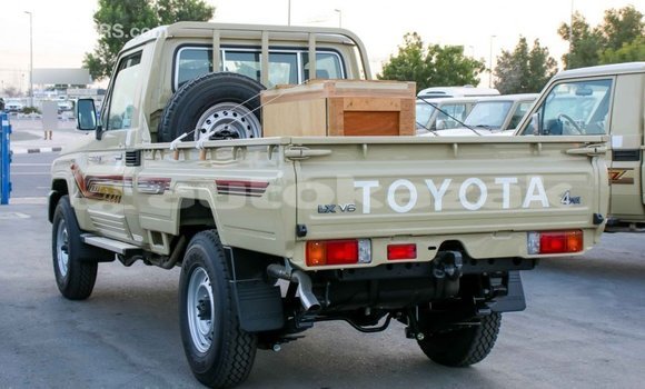 Buy Import Toyota Land Cruiser Beige Car in Import - Dubai in Akmecet Buy Import Toyota Land Cruiser Beige Car in Import - Dubai in Akmecet