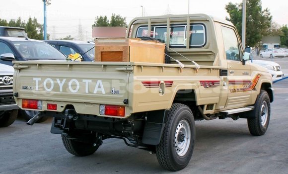 Buy Import Toyota Land Cruiser Beige Car in Import - Dubai in Akmecet Buy Import Toyota Land Cruiser Beige Car in Import - Dubai in Akmecet