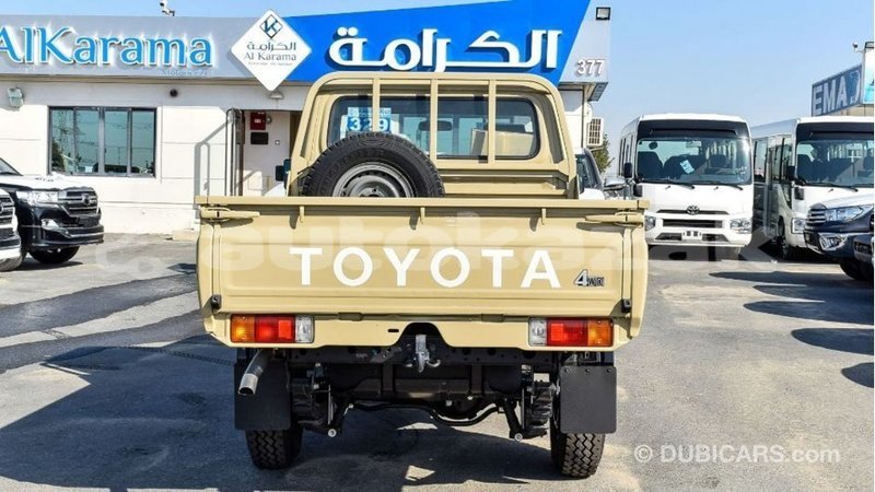 Big with watermark toyota land cruiser akmecet import dubai 2636