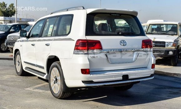 Buy Import Toyota Land Cruiser White Car in Import - Dubai in Akmecet Buy Import Toyota Land Cruiser White Car in Import - Dubai in Akmecet