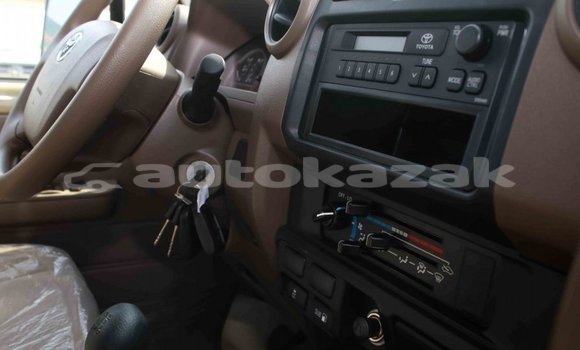 Buy Import Toyota Land Cruiser Beige Car in Import - Dubai in Akmecet Buy Import Toyota Land Cruiser Beige Car in Import - Dubai in Akmecet