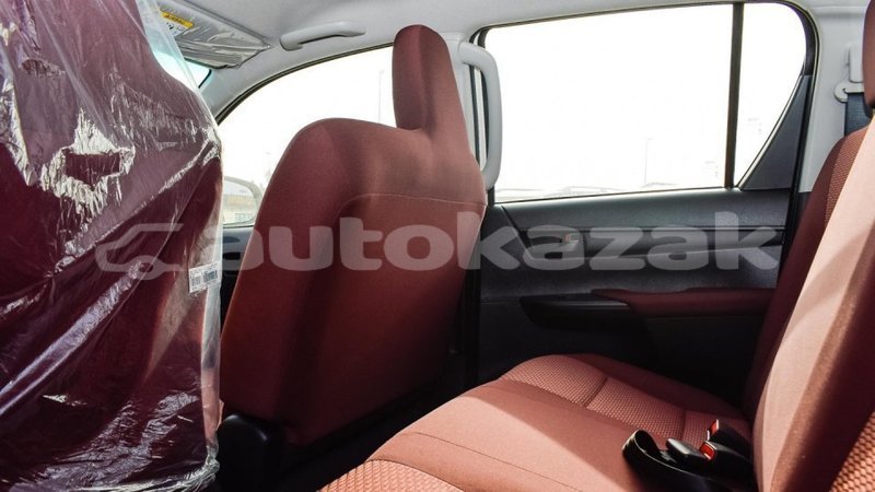 Big with watermark toyota hilux akmecet import dubai 2652