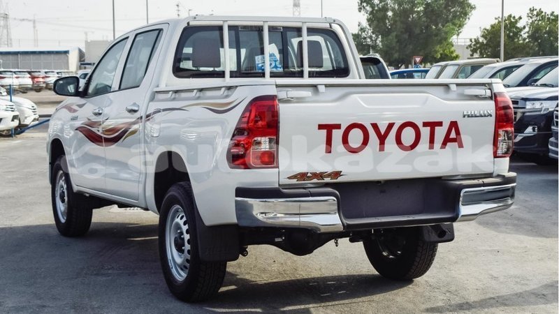 Big with watermark toyota hilux akmecet import dubai 2652