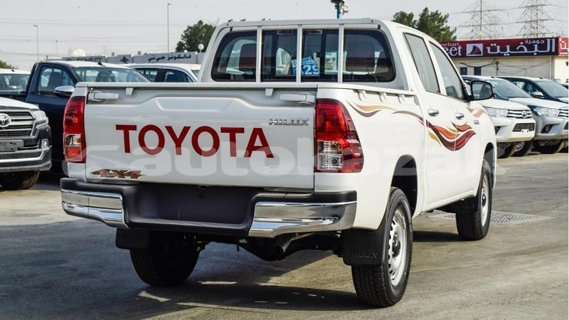 Big with watermark toyota hilux akmecet import dubai 2652