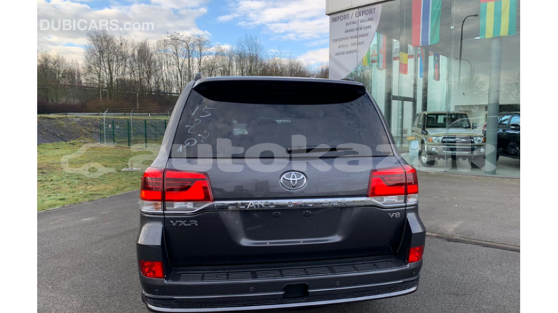 Big with watermark toyota land cruiser akmecet import dubai 2656