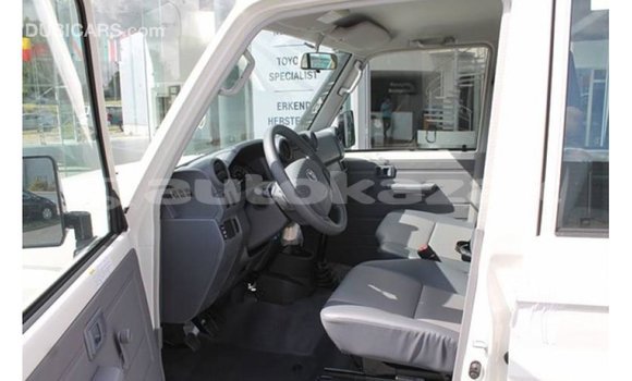 Buy Import Toyota Land Cruiser White Car in Import - Dubai in Akmecet Buy Import Toyota Land Cruiser White Car in Import - Dubai in Akmecet
