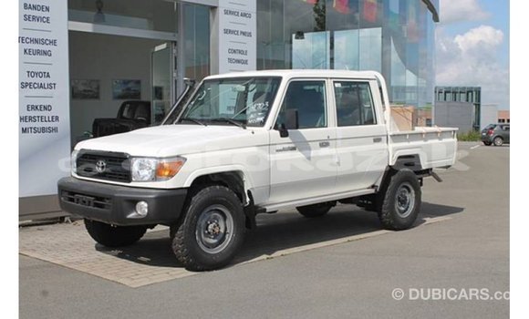 Buy Import Toyota Land Cruiser White Car in Import - Dubai in Akmecet Buy Import Toyota Land Cruiser White Car in Import - Dubai in Akmecet