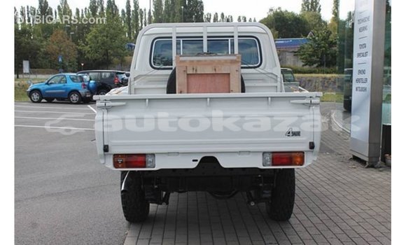Buy Import Toyota Land Cruiser White Car in Import - Dubai in Akmecet Buy Import Toyota Land Cruiser White Car in Import - Dubai in Akmecet