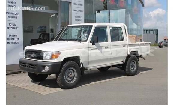 Buy Import Toyota Land Cruiser White Car in Import - Dubai in Akmecet Buy Import Toyota Land Cruiser White Car in Import - Dubai in Akmecet