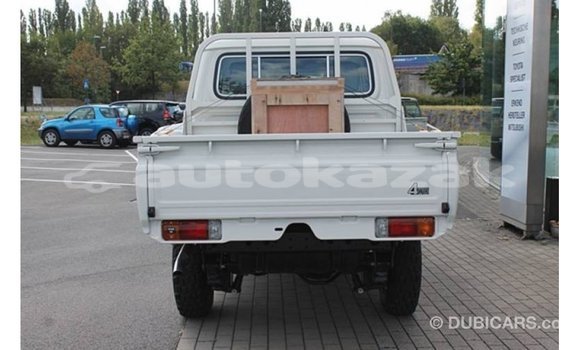 Buy Import Toyota Land Cruiser White Car in Import - Dubai in Akmecet Buy Import Toyota Land Cruiser White Car in Import - Dubai in Akmecet