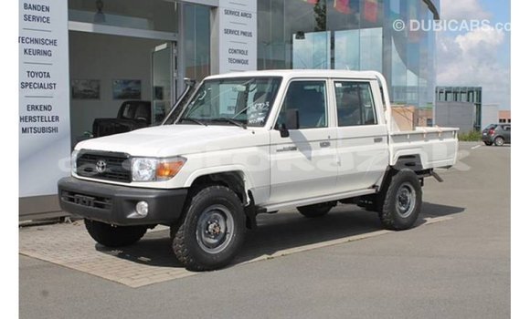 Buy Import Toyota Land Cruiser White Car in Import - Dubai in Akmecet Buy Import Toyota Land Cruiser White Car in Import - Dubai in Akmecet