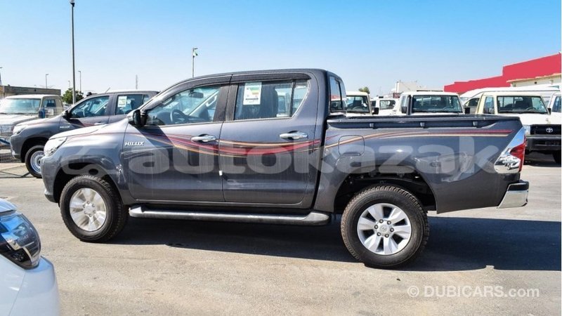 Big with watermark toyota hilux akmecet import dubai 2674
