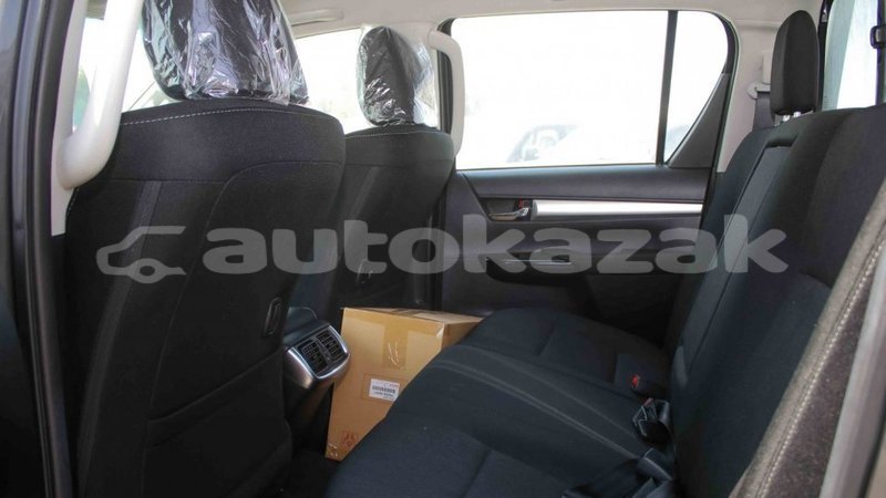 Big with watermark toyota hilux akmecet import dubai 2675