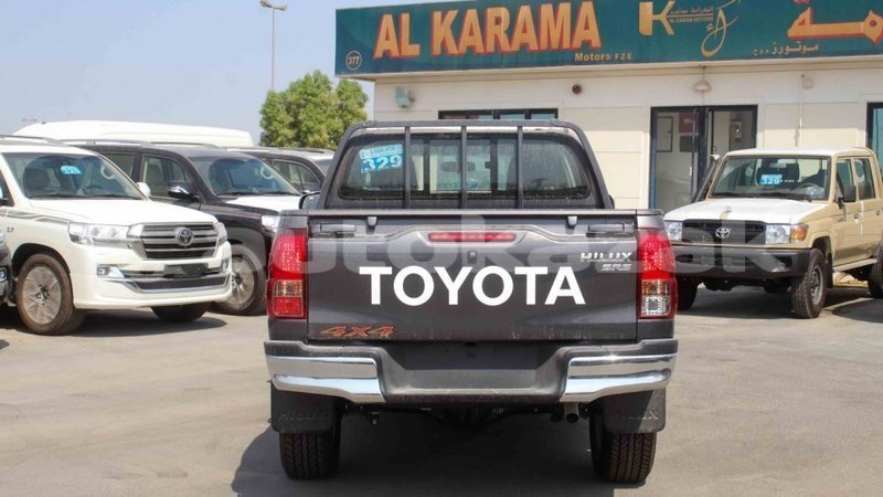 Big with watermark toyota hilux akmecet import dubai 2675