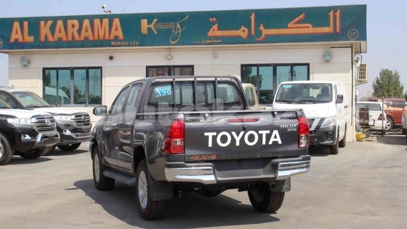 Big with watermark toyota hilux akmecet import dubai 2675