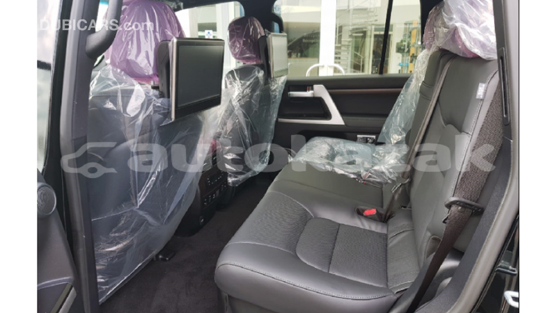 Big with watermark toyota land cruiser akmecet import dubai 2677