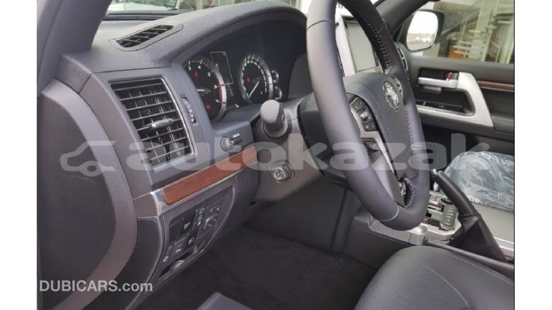 Big with watermark toyota land cruiser akmecet import dubai 2677