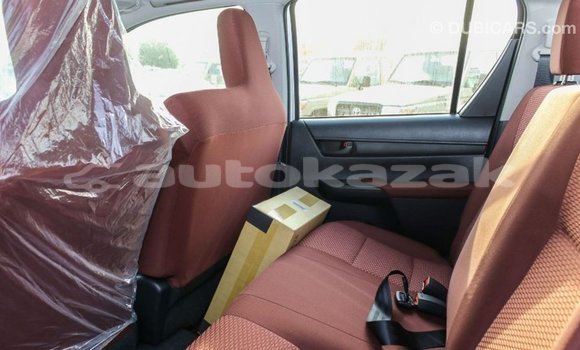 Buy Import Toyota Hilux White Car in Import - Dubai in Akmecet Buy Import Toyota Hilux White Car in Import - Dubai in Akmecet