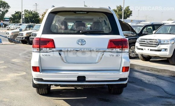 Buy Import Toyota Land Cruiser White Car in Import - Dubai in Akmecet Buy Import Toyota Land Cruiser White Car in Import - Dubai in Akmecet