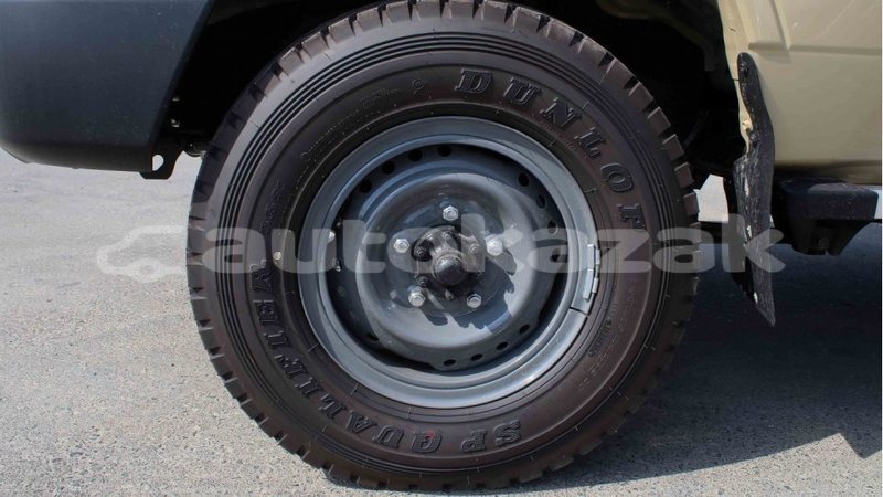 Big with watermark toyota land cruiser akmecet import dubai 2691