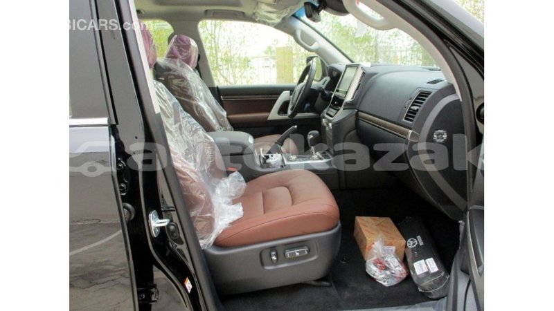 Big with watermark toyota land cruiser akmecet import dubai 2707