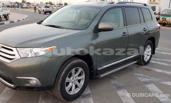 Buy Import Toyota Highlander Green Car in Import - Dubai in Akmecet Buy Import Toyota Highlander Green Car in Import - Dubai in Akmecet