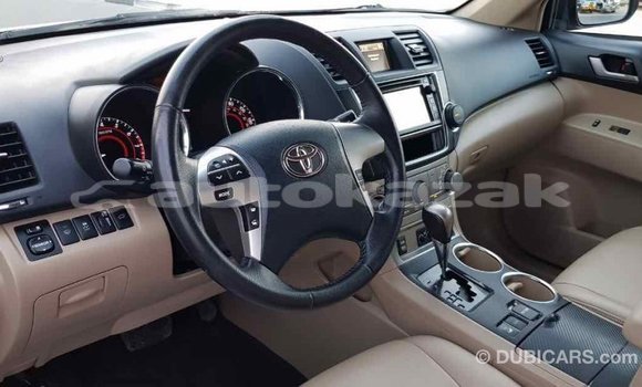 Buy Import Toyota Highlander Green Car in Import - Dubai in Akmecet Buy Import Toyota Highlander Green Car in Import - Dubai in Akmecet