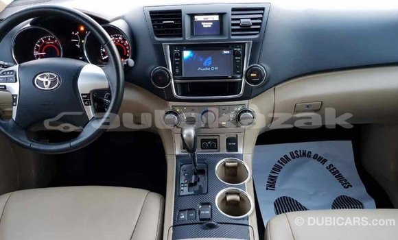Buy Import Toyota Highlander Green Car in Import - Dubai in Akmecet Buy Import Toyota Highlander Green Car in Import - Dubai in Akmecet