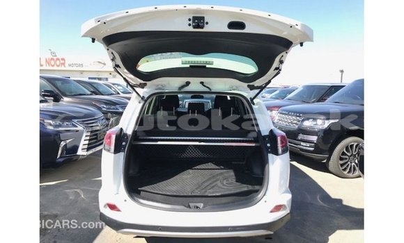 Buy Import Toyota 4Runner White Car in Import - Dubai in Akmecet Buy Import Toyota 4Runner White Car in Import - Dubai in Akmecet