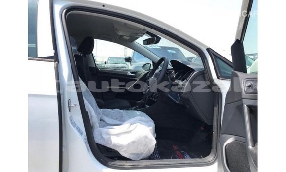 Buy Import Volkswagen Golf White Car in Import - Dubai in Akmecet Buy Import Volkswagen Golf White Car in Import - Dubai in Akmecet