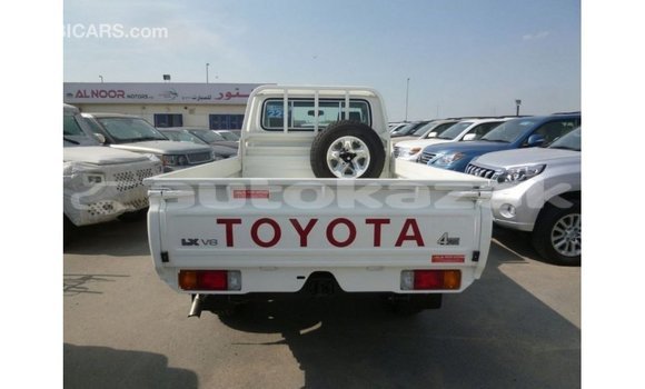 Buy Import Toyota Land Cruiser White Car in Import - Dubai in Akmecet Buy Import Toyota Land Cruiser White Car in Import - Dubai in Akmecet